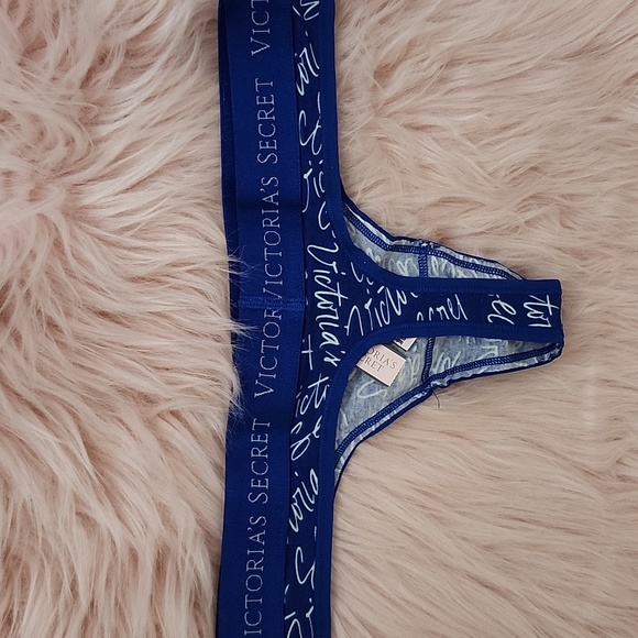 Brand New VICTORIA'S SECRET LOGO PRINT THONG PANTY-XS - Picture 2 of 4